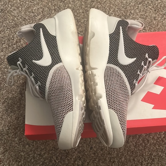 NIKE PRESTO FLY SE - Picture 3 of 7